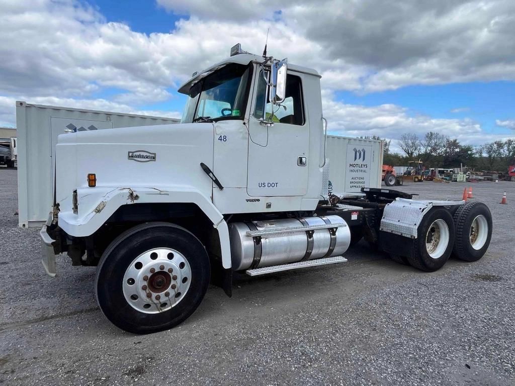 2001 Volvo Autocar Equipment Image0