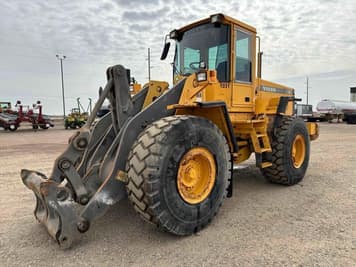 Main image Volvo L120D