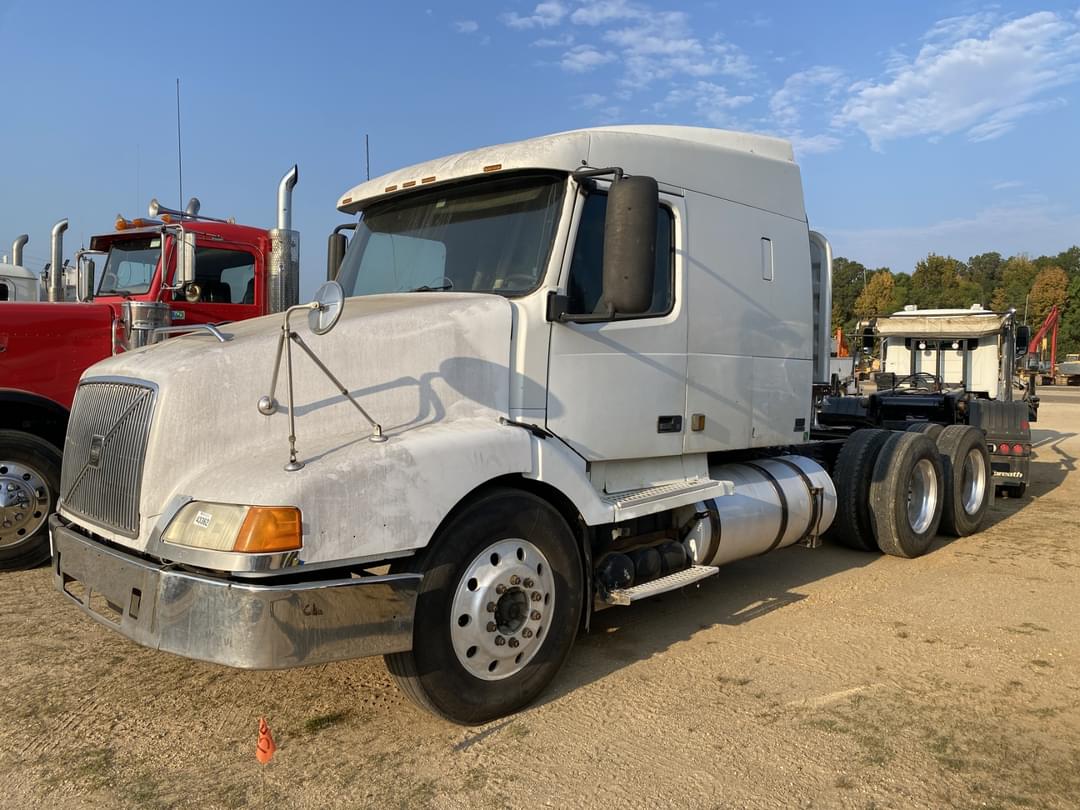 Image of Volvo VNL64T Primary image