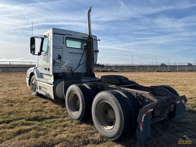 Image of Volvo VNL64T300 equipment image 1