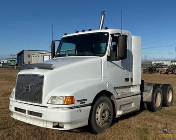 Main image Volvo VNL64T300