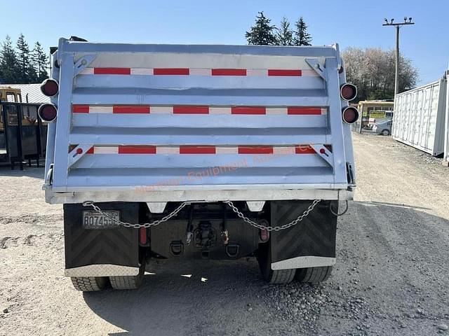 Image of Volvo VNM equipment image 3