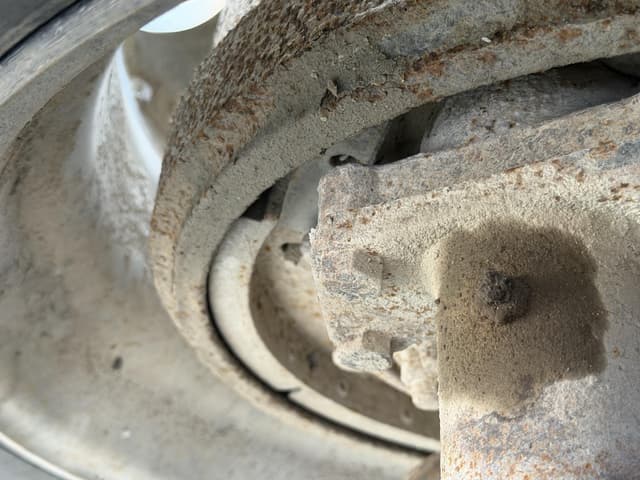 Image of Volvo VNM64T200 equipment image 1