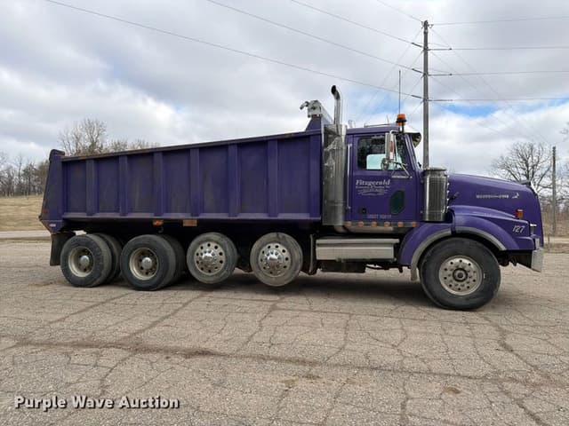 Image of Western Star 4900 equipment image 3