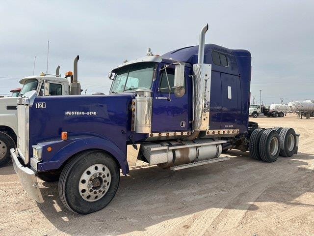 2001 Western Star 4900EX Equipment Image0