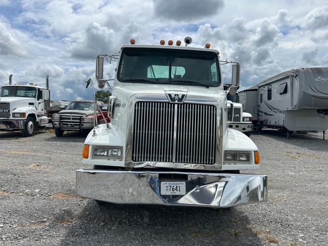 Image of Western Star 5800 equipment image 4