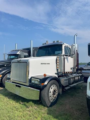 Main image Western Star 4964FX