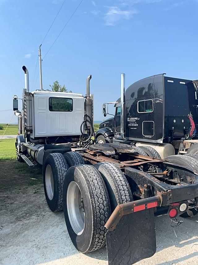 Image of Western Star 4964FX equipment image 3