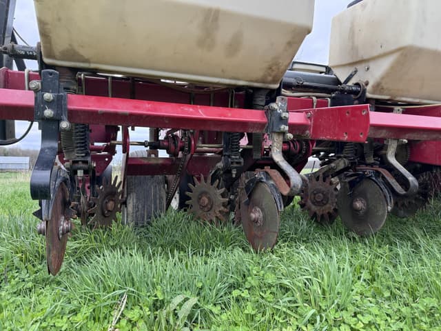 Image of White 6106 equipment image 2