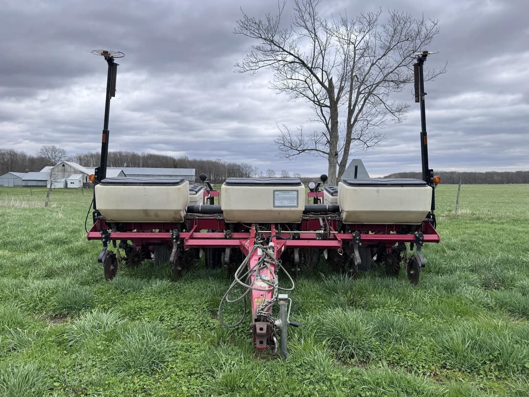 Image of White 6106 Primary image