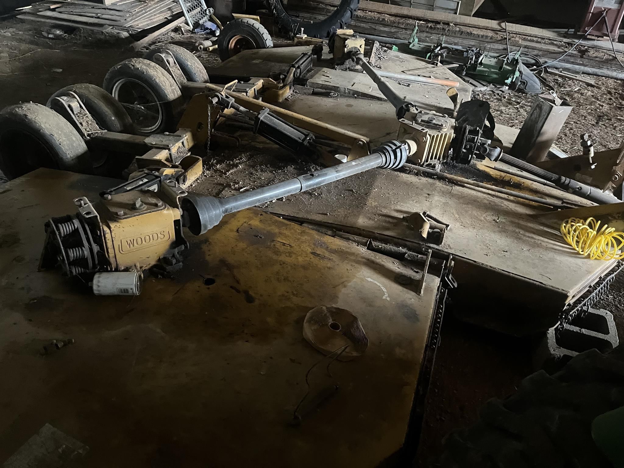 2001 Woods 3180 Equipment Image0