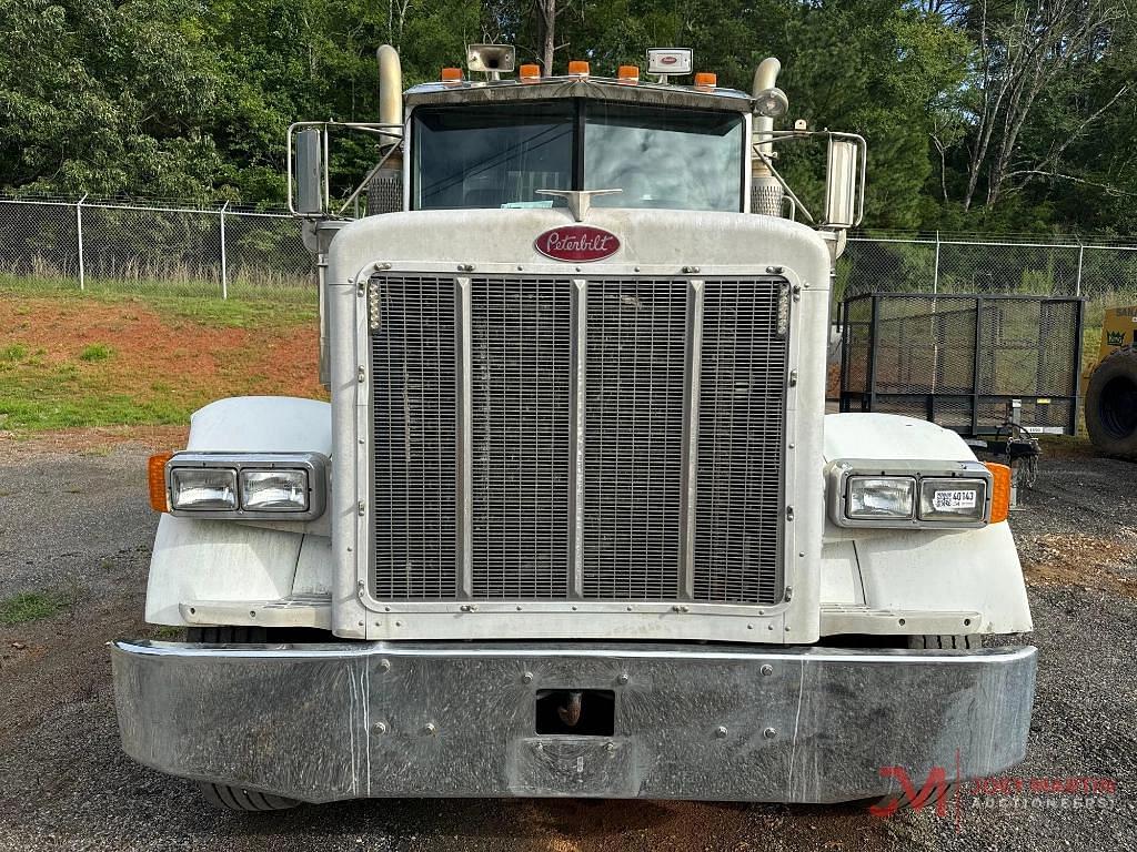 Image of Peterbilt 379 Primary image