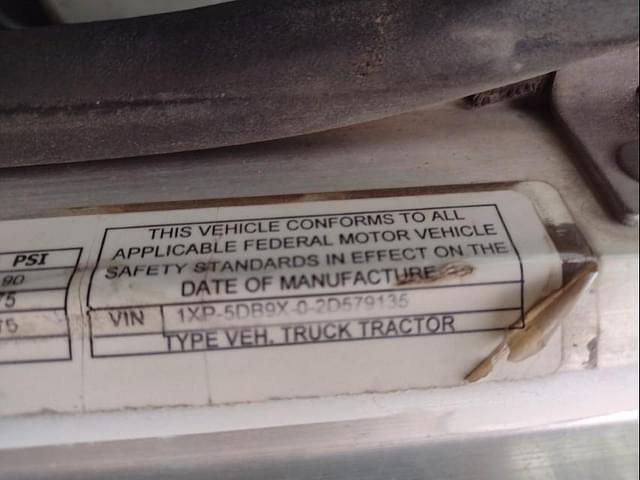 Image of Peterbilt 379 equipment image 4
