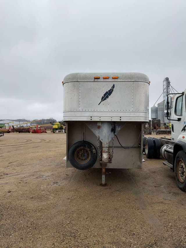 Image of Featherlite 8120 equipment image 1