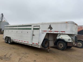 Main image Featherlite 8120