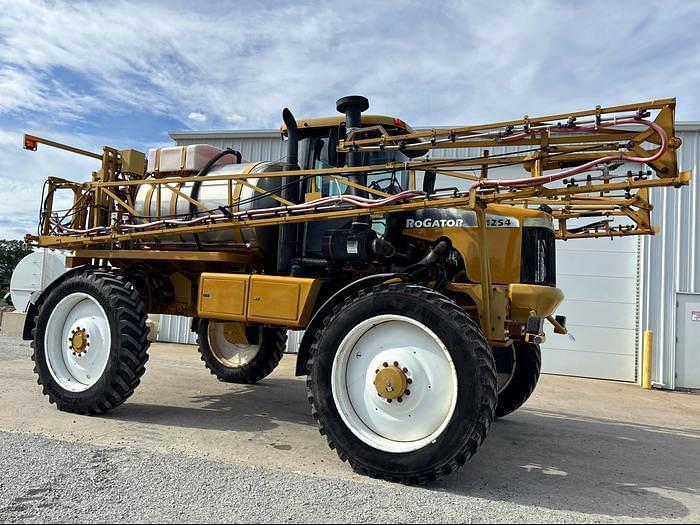 Image of Ag-Chem RoGator 1254 Primary image