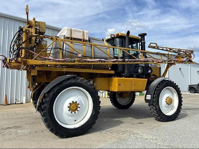 Image of Ag-Chem RoGator 1254 equipment image 3