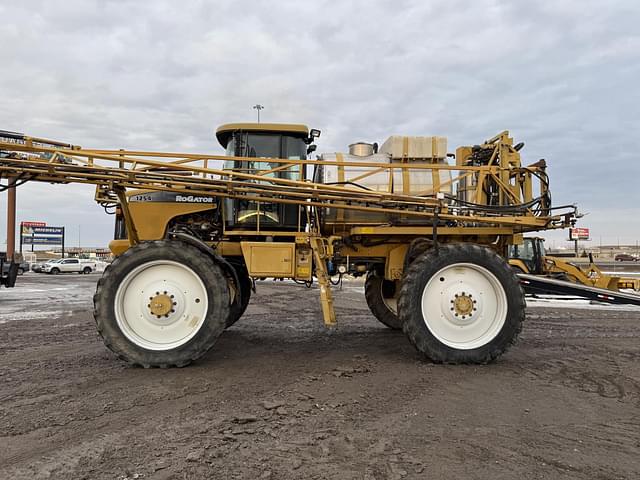 Image of Ag-Chem RoGator 1254 equipment image 3