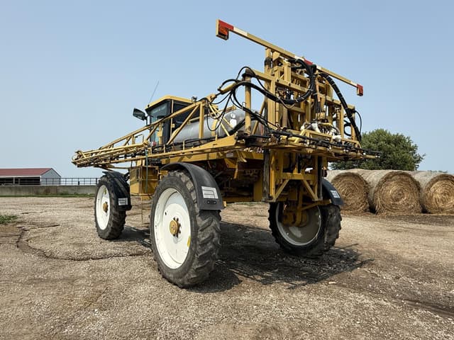 Image of Ag-Chem RoGator 854 equipment image 3