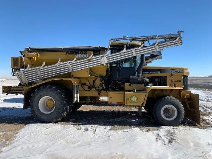 2002 Ag-Chem Terra-Gator 8104 Equipment Image0