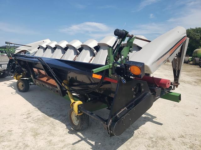 Image of AGCO 830 equipment image 3