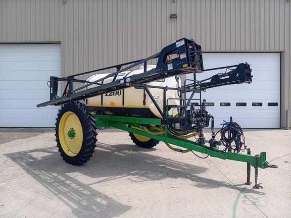 2002 Bestway 1200 Equipment Image0