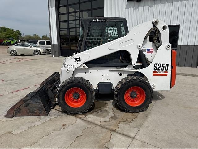 Image of Bobcat S250 equipment image 1