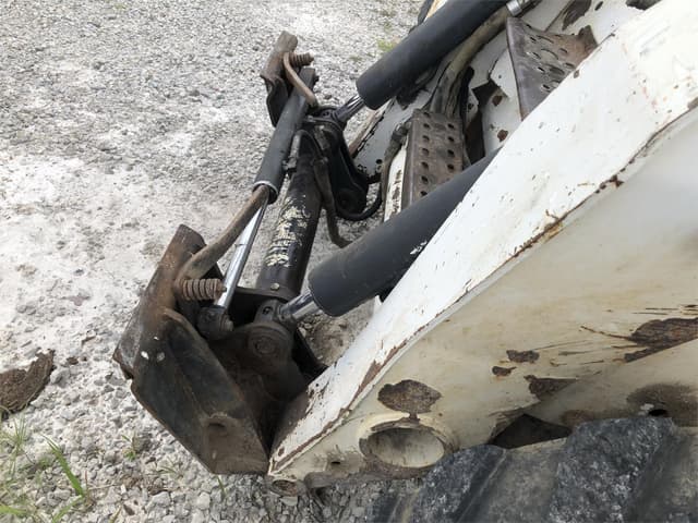 Image of Bobcat S250 equipment image 3