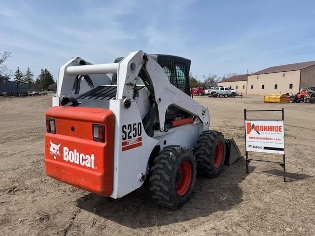 Image of Bobcat S250 equipment image 3