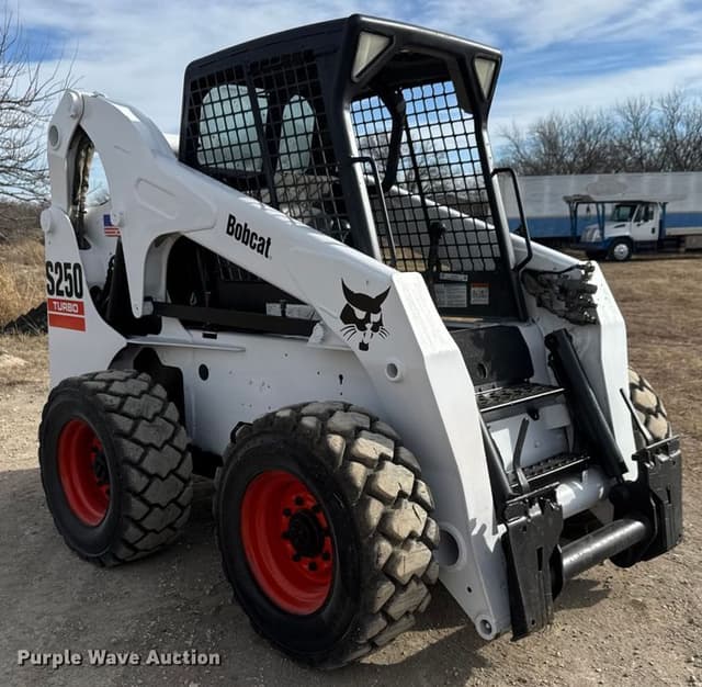 Image of Bobcat S250 equipment image 2