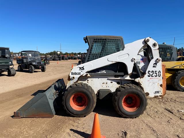 Image of Bobcat S250 equipment image 1