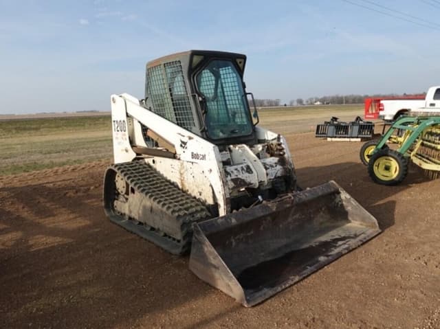 Image of Bobcat T200 equipment image 1