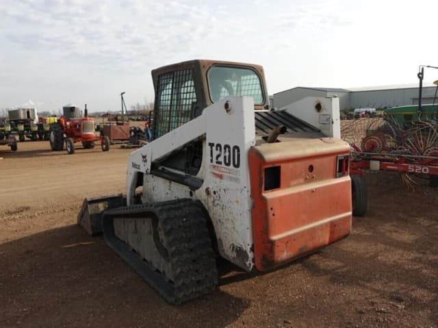 Image of Bobcat T200 equipment image 3
