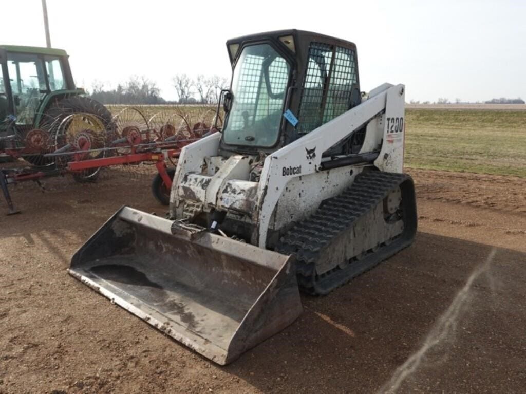 2002 Bobcat T200 Equipment Image0