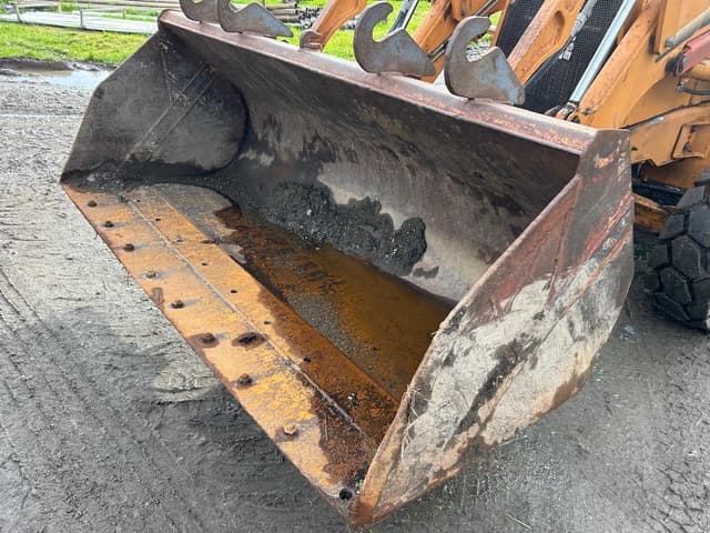 Image of Case 570M XT equipment image 3