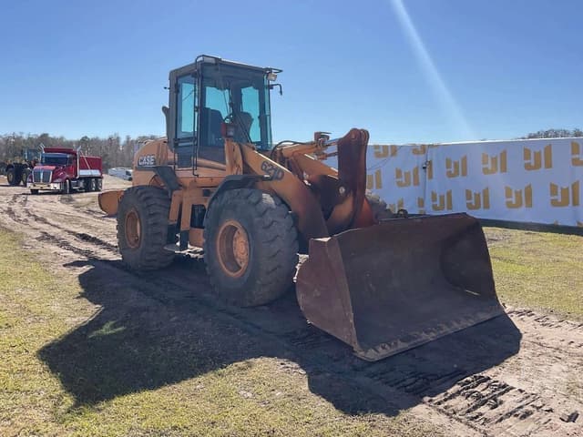 Image of Case 621D equipment image 2