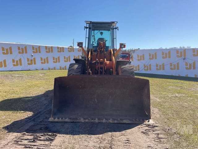 Image of Case 621D equipment image 1