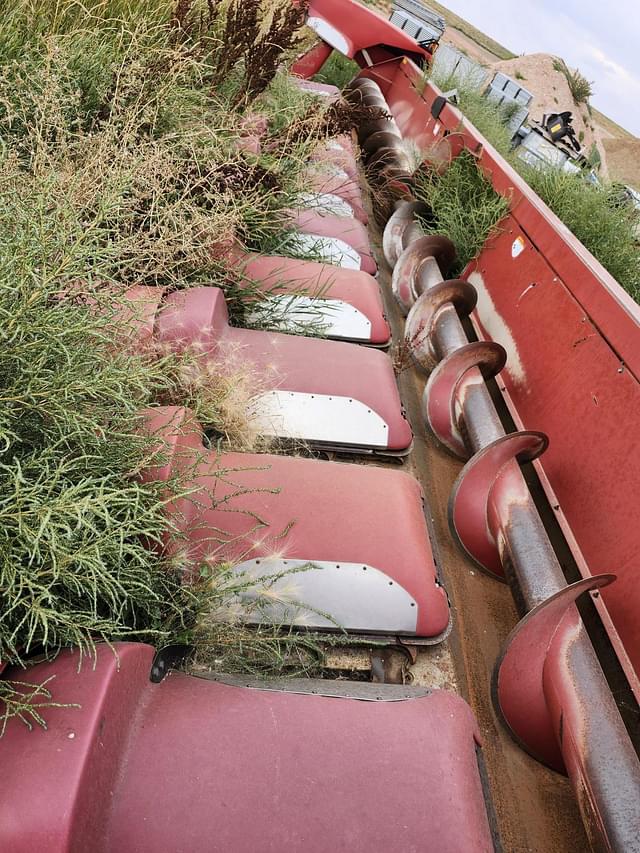 Image of Case IH 2212 equipment image 2