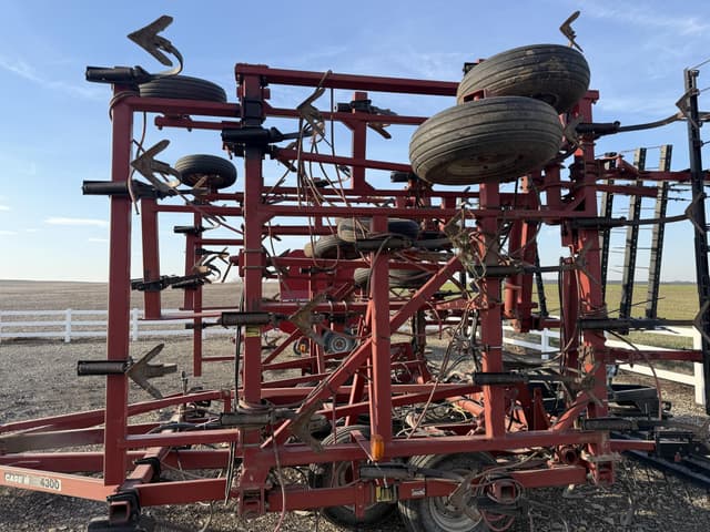 Image of Case IH 4300 equipment image 3