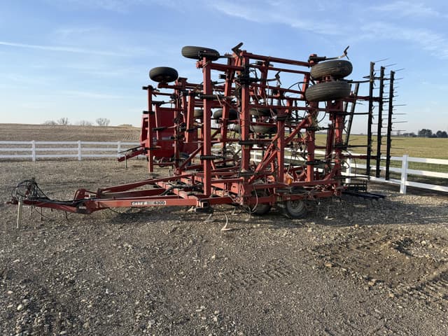Image of Case IH 4300 equipment image 2