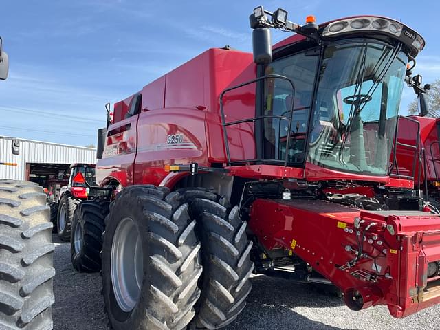 Image of Case IH 8250 equipment image 1