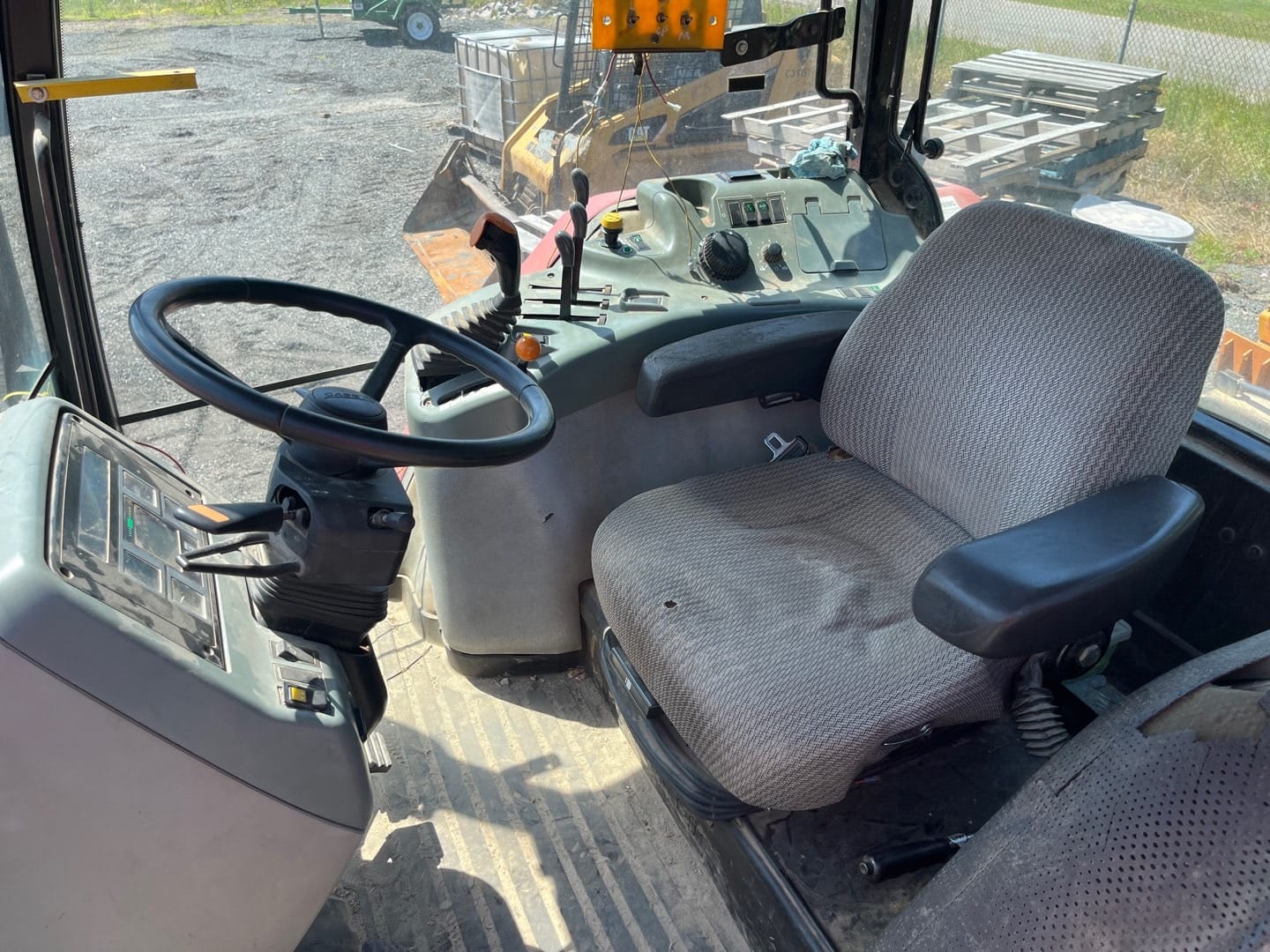2002 Case IH MX170 Equipment Image0