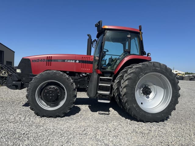 Image of Case IH MX240 equipment image 2
