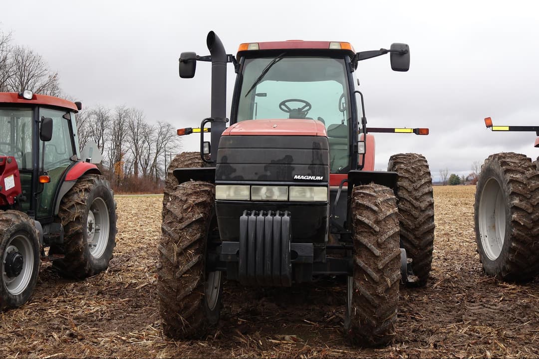 Image of Case IH MX240 Image 1