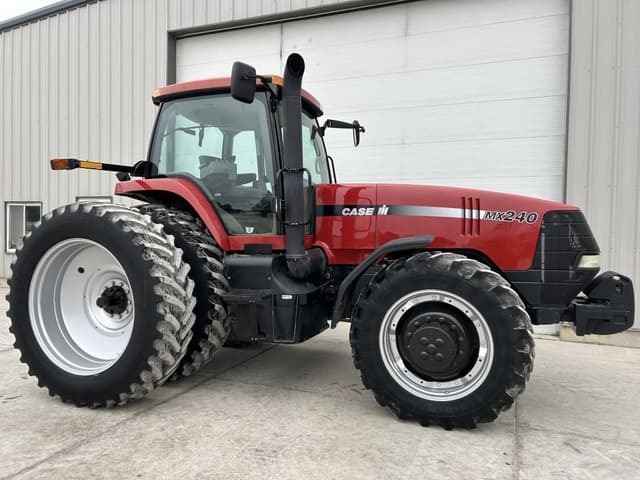 Image of Case IH MX240 equipment image 1