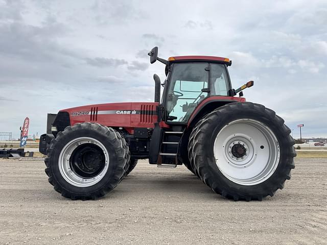 Image of Case IH MX240 equipment image 3