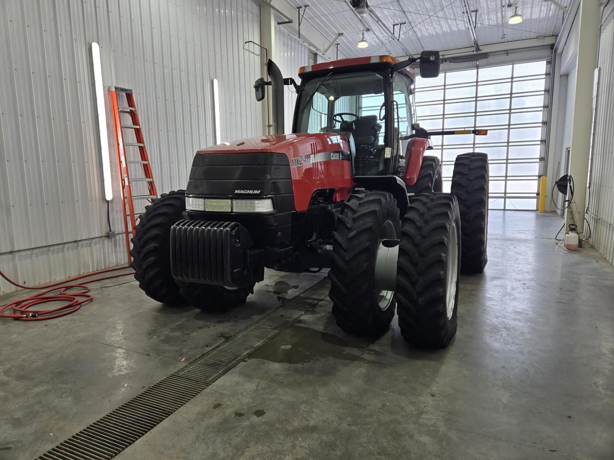 2002 Case IH MX240 Equipment Image0