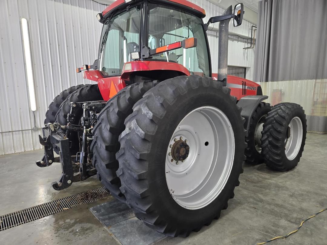 Image of Case IH MX240 Image 1