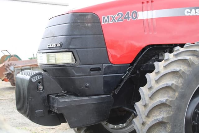 Image of Case IH MX240 equipment image 4