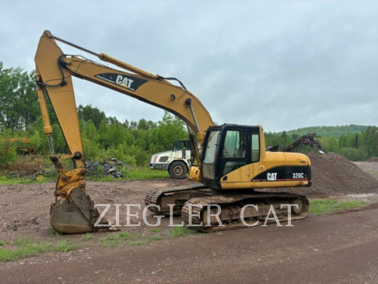 2002 Caterpillar 320CL Equipment Image0